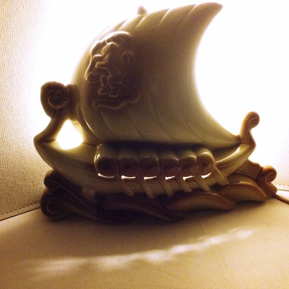 Vintage 50s Ceramic Ship TV Lamp Viking Drakkar Nautical Sail Oars Clean Works! - Picture 4 of 9